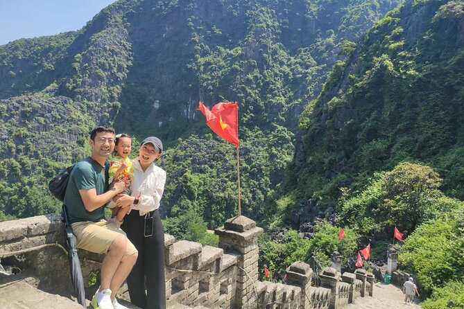 1 Day Luxury Tour in Bai Dinh, Trang An and Mua Cave From Hanoi - Bai Dinh Pagoda: a giant complex you can cover efficiently