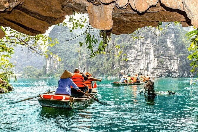 10-Day Vietnam Itinerary | Discover Vietnam’s top attractions - Mai Chau and Hoa Binh: green fields, White Rock Pass, and water puppets