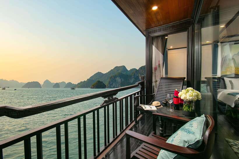 2-Day: Halong Lan Ha Bay 5 Stars Cruises w/Balcony & Bathtub - Food and Service: Where the Cruise Earns Its 5-Star Label