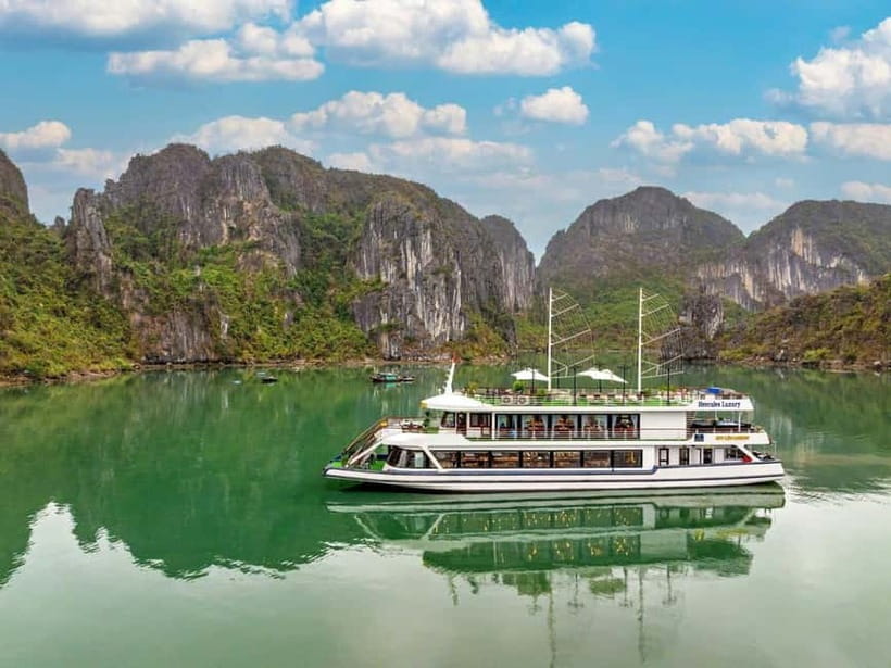 2-Day: Hanoi - Ninh Binh - Halong Bay Luxury Cruise - Day 2: Getting to Ha Long Bay, Then Going Straight Into the Good Caves