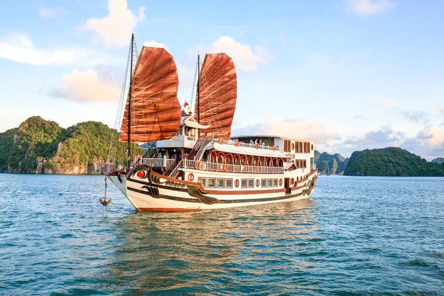 2-Day Royal Palace Ha Long Bay & Ti Top Island Cruise - Key things that make this cruise feel worth it