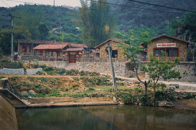 2 Days 1 Night Ban Gioc Waterfall Tour from Hanoi By Limousine - Nguom Ngao Cave: a guided cave visit that gives your eyes a break