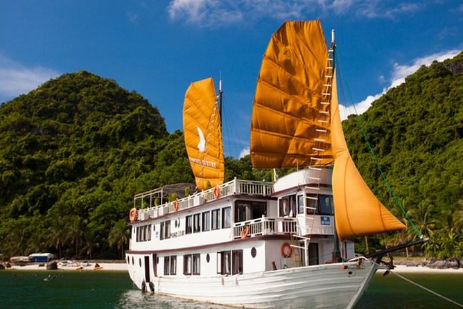 2-Days, 1-Night Halong Bay Discovery Cruise from Hanoi - From Hanoi to Tuan Chau: the day starts early, then eases up