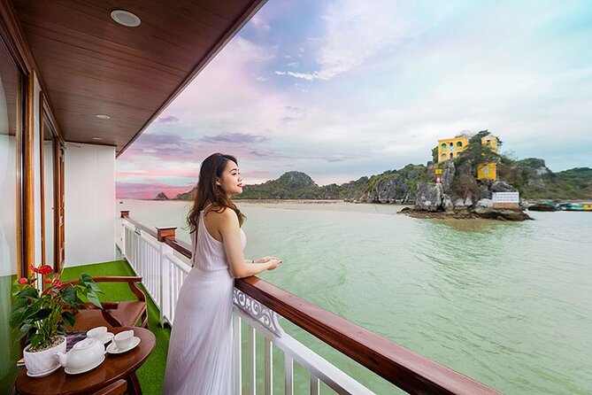 2-Days, 1-Night Halong Bay Discovery Cruise from Hanoi - Ha Long Bay crowd reality: how to handle the boat traffic