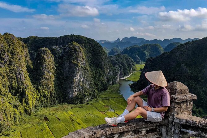 2 Days 1 Night Luxury Ninh Binh Private Tour from Hanoi - Day 2: market biking in Van Lam Village, then Bich Dong Pagoda