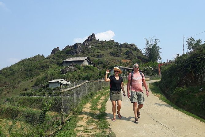 2 days AMAZING trekking Sapa from Hanoi with various options - Day 1 viewpoint stops: Fansipan photos, Tram Ton pass, and waterfall chances