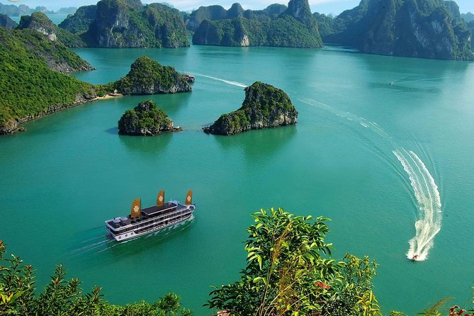 2 Days and 1 Night Halong Bay Luxury Genesis Regal Cruises - Night on board: en suite Junior Room and the luxury you can feel