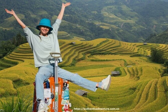 2-Days Sapa Tour with Fansipan Cable Car Trekking Three Village - Back to Sapa: lunch, market time, then the sleeper bus to Hanoi