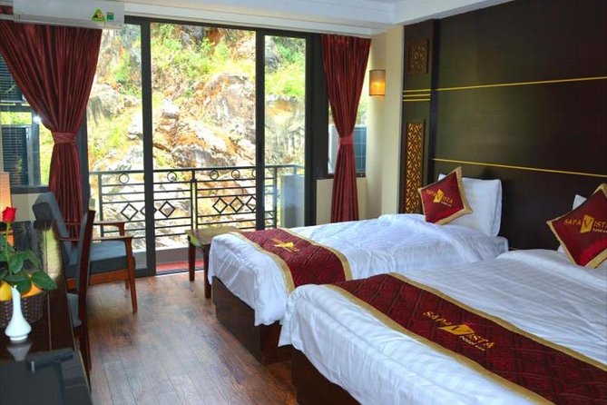 2-Night Sapa Tour with Fansipan Peak by Bus from Hanoi - Guide support and the small-group reality
