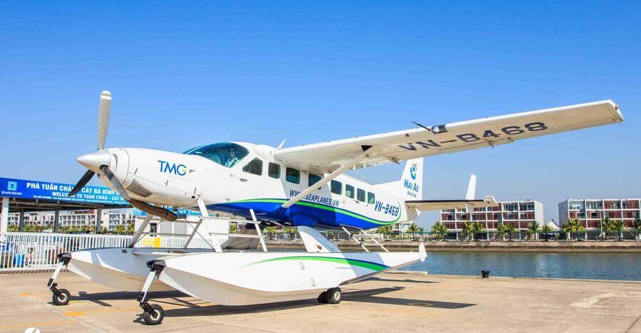 25 minutes sightseeing flight in Halong Bay by Seaplane - The 25-Minute Seaplane Flight: What the Ride Feels Like