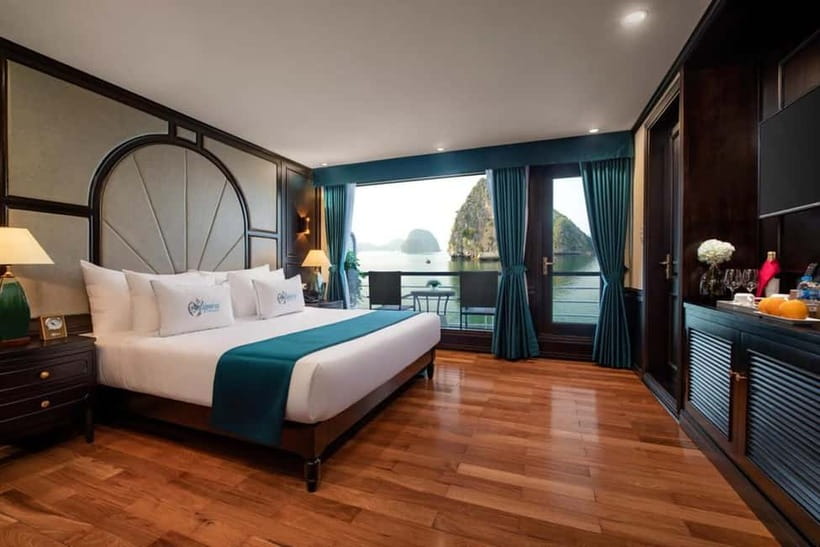 3-Day Lan Ha Bay & Viet Hai 5★ Cruise + Free Hanoi Pickup - Entering the cruise at Tuan Chau Marina, tender-boat style