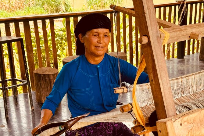 3 Days and 2 Nights Ha Giang Loop Tour - Day 3: Meo Vac stops, M Pass, Lung Tam weaving, and a Km0 finish