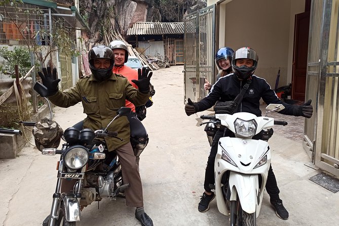 3D2N TOUR WITH EASYRIDERS 150cc (group 4-10Pax + private rooms) - Day 3: Sa Phin village, the Hmong King palace, and back to Ha Giang