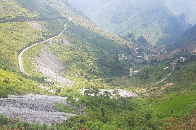 4 Days 3 Nights Ha Giang Easy Driving Motorbike Tours - Food and homestays: what you gain, and what you should expect