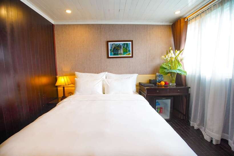 4-star Halong Paloma Cruise 2D1N Trip - Day 2 Early Morning: Tai Chi, Tea and Coffee, and the Vung Vieng Floating Village