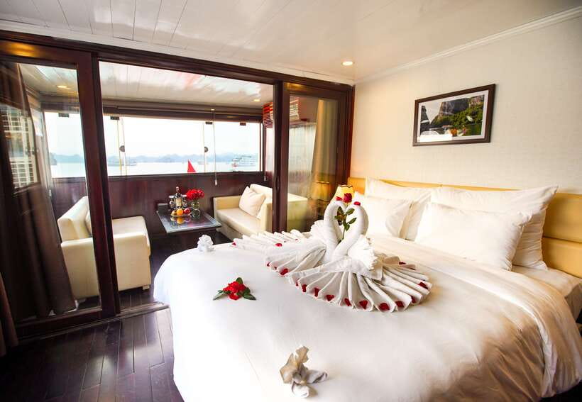 4-star Halong Paloma Cruise 2D1N Trip - Pearl Farm Time and Optional Water Relaxing