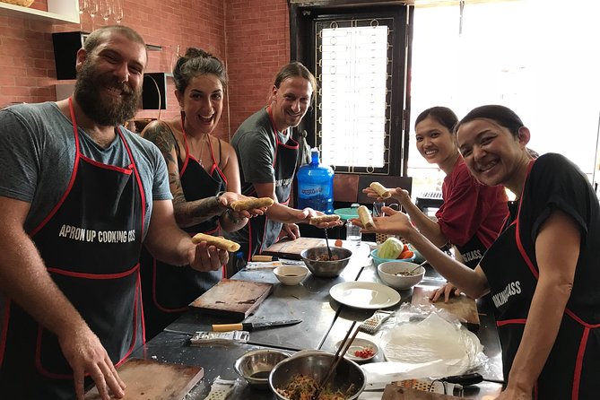5 Traditional Dishes Hanoi Cooking Class with Market Trip - Eating Your Own Food, With Rice Vodka and Coffee or Tea