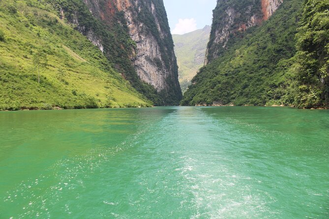 6 - 8 Day Vietnam Itinerary | Magnificent | Best 2026 Northern - Ha Giang transfer: a long ride that sets up the mountains