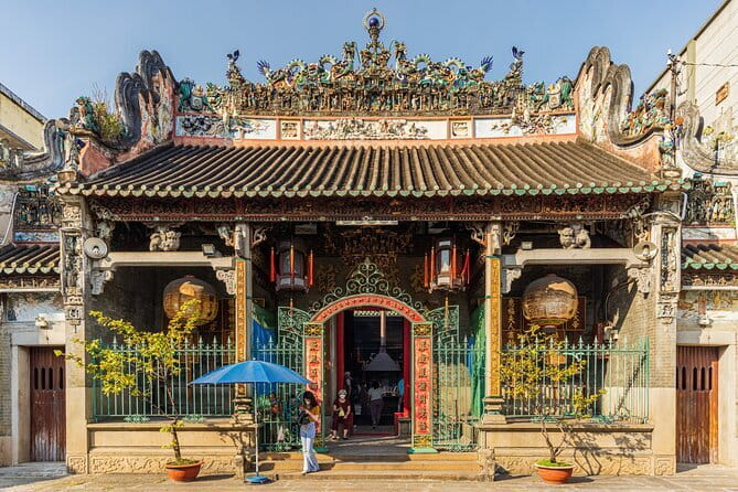 8 days 360° Vietnam Adventure from Hanoi - Hanoi, from university courtyards to Hoan Kiem lake walks