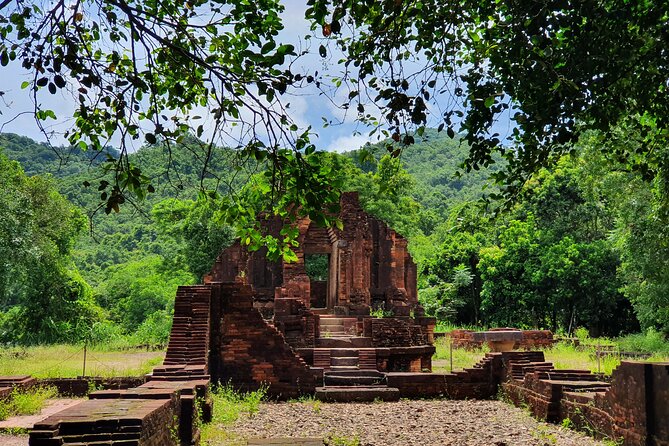 A Private Full Day Tour to My Son Sanctuary & Marble Moutains - Marble Mountains: caves, pagodas, and the value of local stories