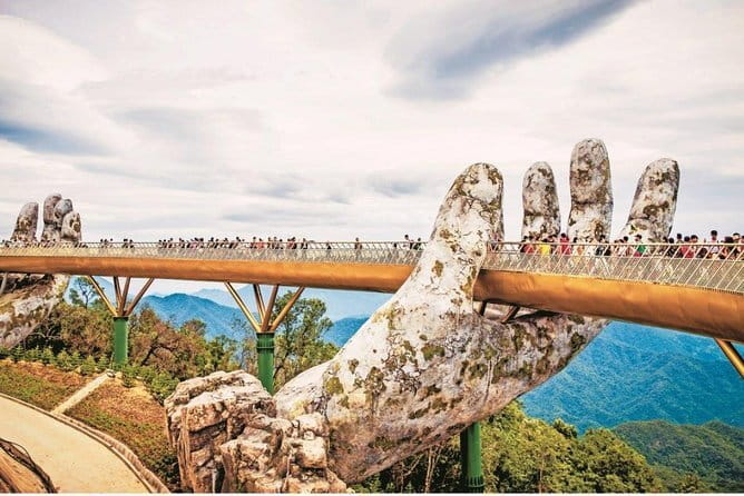 Ba Na Hills & Golden Bridge with Fantasy Park Tour-Optional Lunch - Guide power: Dao, Trang Nguyen, Hong, and Suny