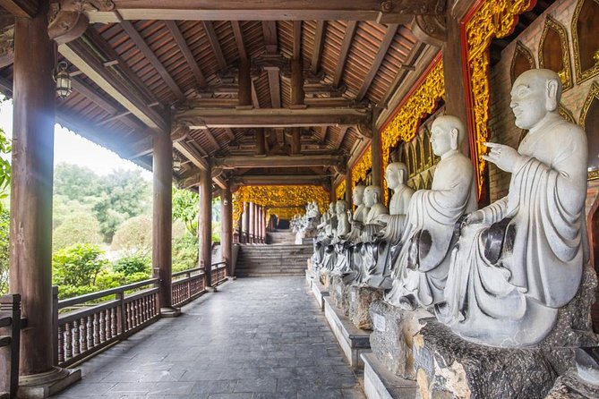 Bai Dinh- Mua Cave and Trang An boat trip - Trang An Grottoes by sampan: the real highlight of the day
