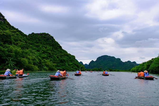 Bai Dinh- Mua Cave and Trang An boat trip - Mua Caves: the short climb that earns its spot