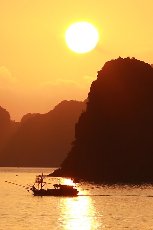 Bai Tu Long Bay 2 Days 1 Night With Renea Cruise - Cabins, balcony hopes, and the small-boat reality