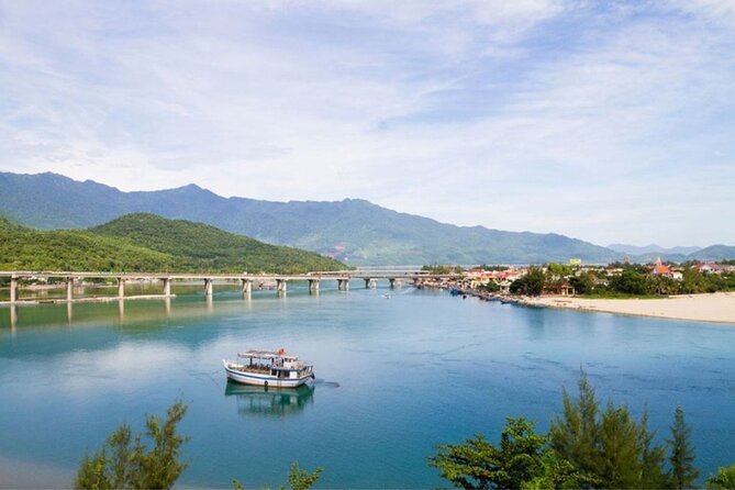 BaNa Hills with Golden Bridge 1 Day Tour from Hoi An/Da Nang - Golden Bridge plus Le Jardin d’amour, where the walking becomes the attraction