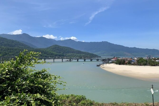 BaNa Hills with Golden Bridge 1 Day Tour from Hoi An/Da Nang - Lunch buffet break, vegetarian included