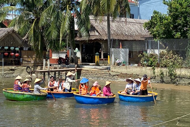 Bay Mau Cooking Class with Market Tour and Basket Boat Ride - Small Group Size and the Pickup: How the Day Flows