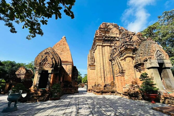 Best Full Day Private Tour in Nha Trang City from Cruise Port - Hon Chong Rock: The Legend Rocks and the Coast Views Start the Day
