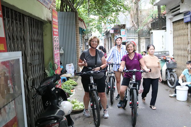 Bicycle Tour Full Day Explore Red River Delta & Rural Villages - Meeting up in the Old Quarter, then getting bike-ready