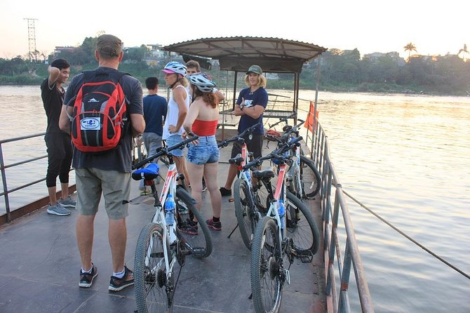 Bicycle Tours Hanoi: Full Day Bicycle Tours City & Countryside - Lại Đà bonsai family visit: a small stop that feels personal