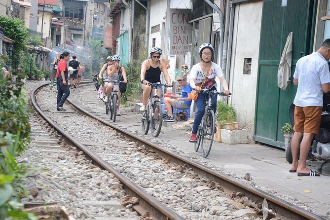 Bicycle Tours Hanoi: Half Day Hanoi City Bicycle Tours - Hữu Tiệp Lake and the Downed B-52: history you can feel on foot