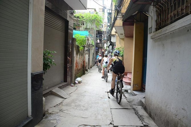 Bicycle Tours Hanoi: Half Day Hanoi City Bicycle Tours - Long Bien Bridge: panoramic Red River views and the ride over