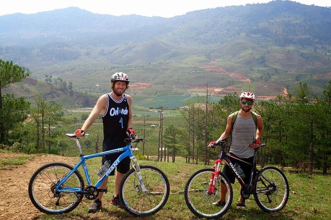 Bike and Hike to Lang biang Peak - The 12 km bike ride toward the Langbiang mountain foot