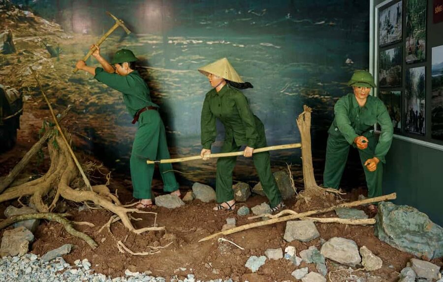 Boat Ride Phong Nha Cave & Vietnam’s Historic Command Cave - Key highlights