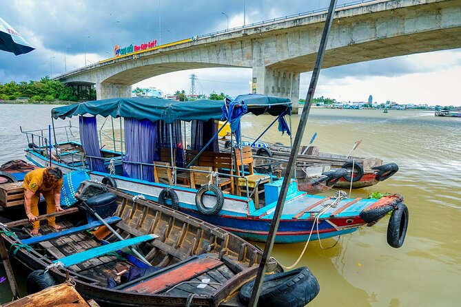 Cai Rang Floating Market - My Tho & Ben Tre - VIP Private Tour - Cai Rang on a boat, what you should pay attention to