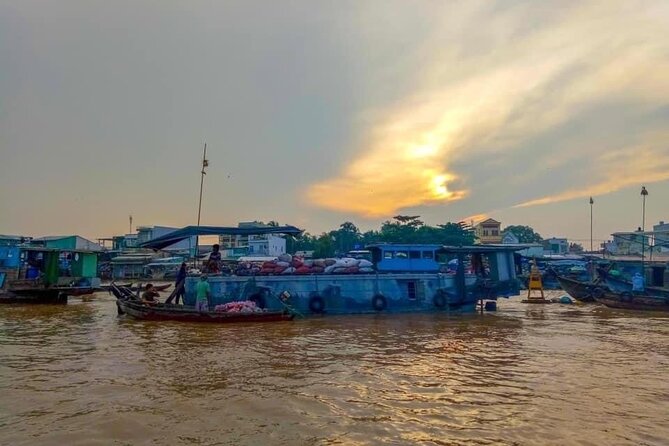 Cai Rang Floating Market Tour -Amazing Can Tho - Getting There: Ninh Kieu Wharf and Your Wooden Boat