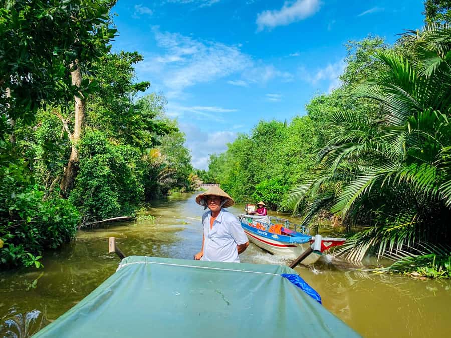 Can Tho: A Real Mekong Tour, Floating Market, Cacao & Life's - Handmade rice noodles at the 9-Cua family workshop