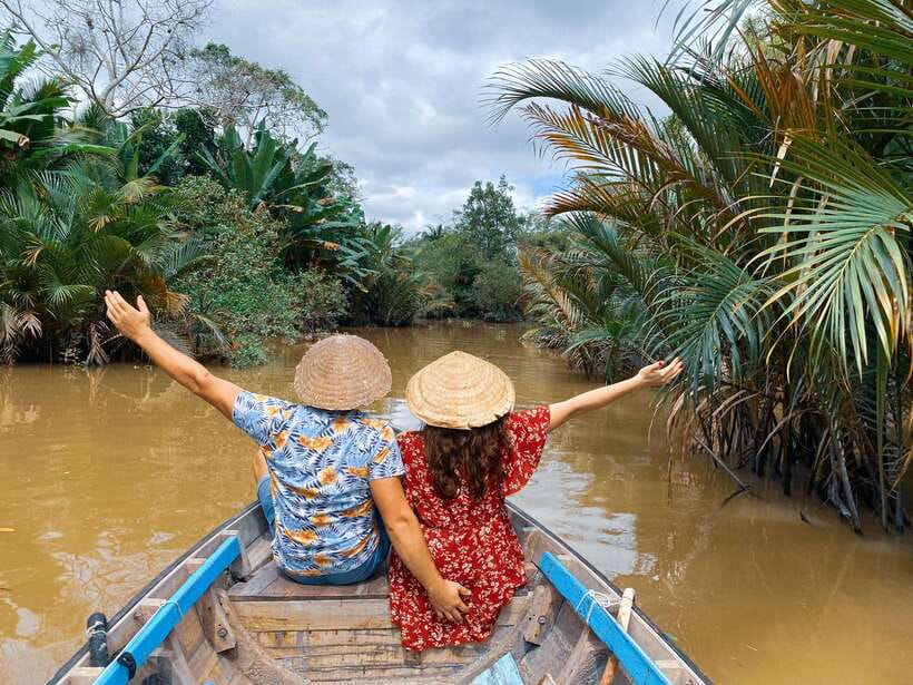 Can Tho: Explore Mekong, Floating Market, Cacao & Local Life - Village walk and tropical fruit gardens: rural life at human speed