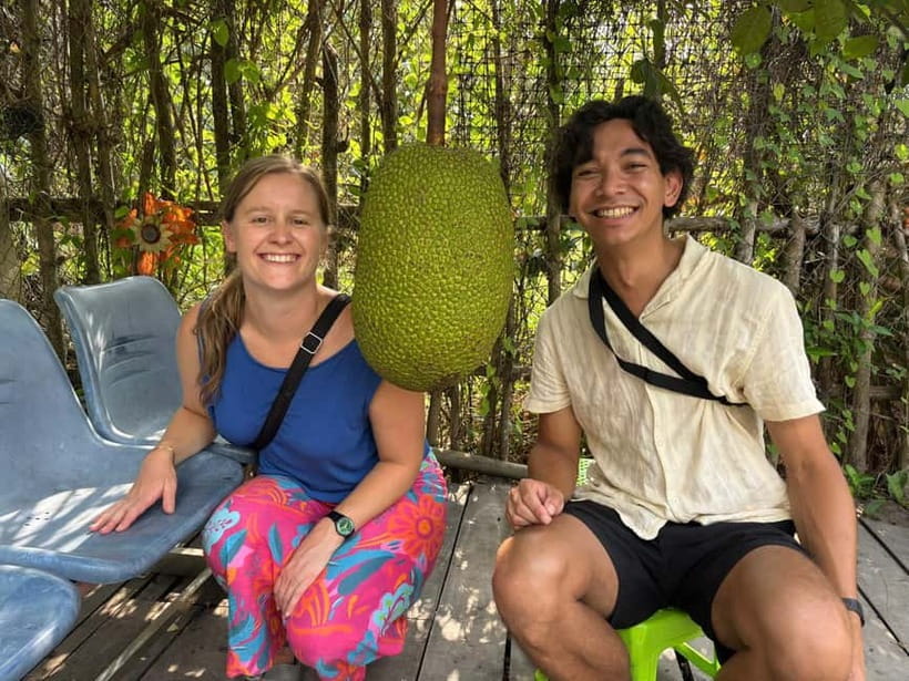 Can Tho: Floating Market, Cacao & Canals with French Guide - Cai Rang Floating Market, what to watch in the first hour