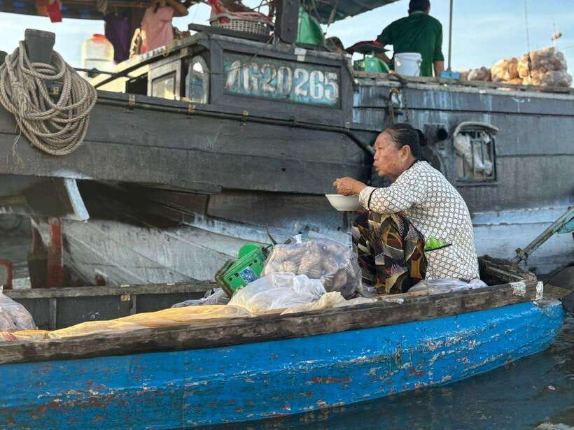 Can Tho: Floating Market, Canal, Cacao Farm & Mekong' Life - Logistics that keep the morning from feeling stressful