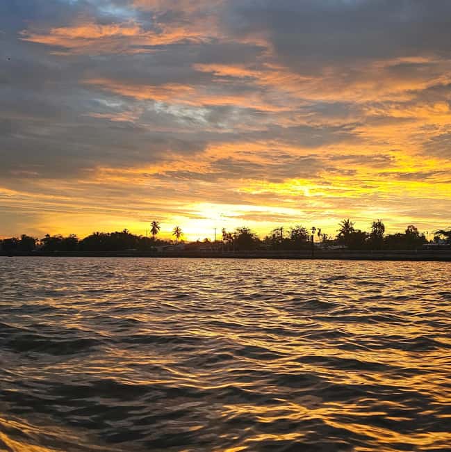 Can Tho: Peaceful Private Boat Ride on the Mekong(No Guide). - Food, fruit, and small gestures that make it feel personal