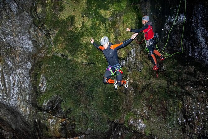 Canyoning Tour from Sapa Vietnam - Waterfall descents: what the main canyoning feels like