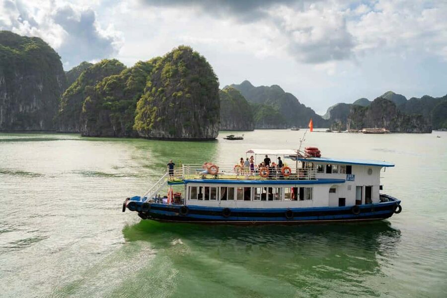 Cat Ba/Ha Noi: Lan Ha and Monkey Island Full Day Boat Trip - Cai Beo floating village pass-by: see daily life up close