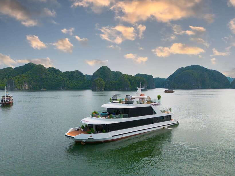 Cat Ba Island: Lan Ha Bay Full-Day with Luxury Cruise - Cruise time and the rock moments: Turtle, Chopstick, and friends