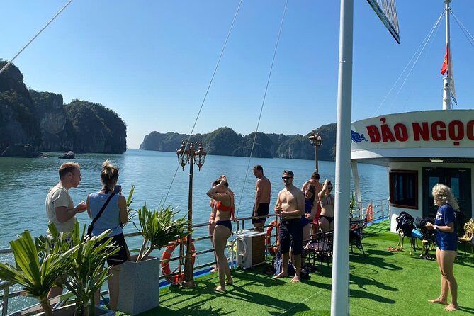 Cat Ba – Monkey Island – Lan Ha, Ha Long Bay – Viet Hai Village - Getting to Cai Beo Port and settling in on the water