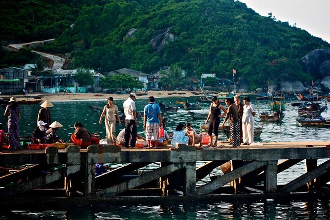 Cham Island Tour Snorkeling -Sunbathing - Nice Beach - Speedboat - Lunch with fresh seafood: included, but plan how you handle drinks